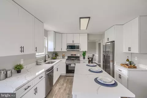 Kitchen - 4 Periwinkle Ct, Sparrows Point, MD 21219 photo 3 of 6