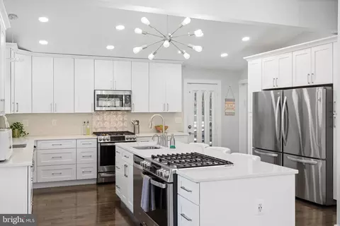 Kitchen - 5420 Lynch Ln, Baldwin, MD 21013 photo 3 of 3
