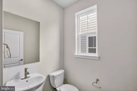 Entry Way - 504 Willowshire St, Middle River, MD 21220 photo 5 of 5
