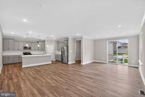 Living - 504 Willowshire St, Middle River, MD 21220 photo 2 of 2