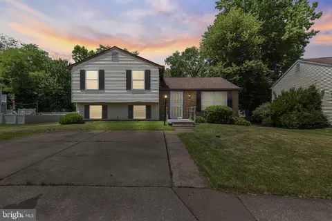 14 Tulip Tree Ct, Essex, MD 21221