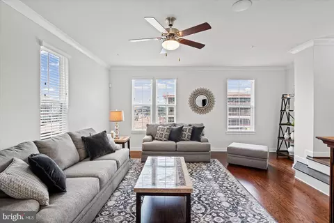 Living - 613 Colindale, Middle River, MD 21220 photo 2 of 3