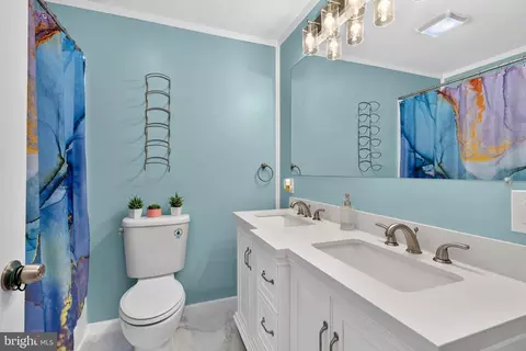 Bath - 2821 Willow Ave, Sparrows Point, MD 21219 photo 1 of 3
