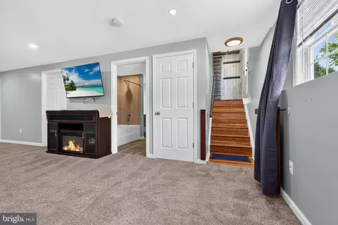 Entry Way - 2821 Willow Ave, Sparrows Point, MD 21219 photo 6 of 6