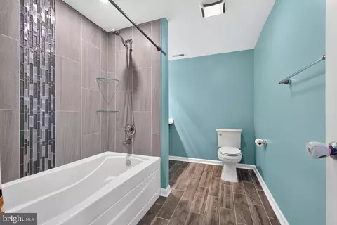 Bath - 2821 Willow Ave, Sparrows Point, MD 21219 photo 2 of 3