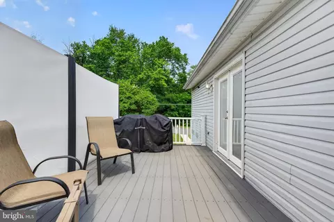Exterior - 2821 Willow Ave, Sparrows Point, MD 21219 photo 3 of 10
