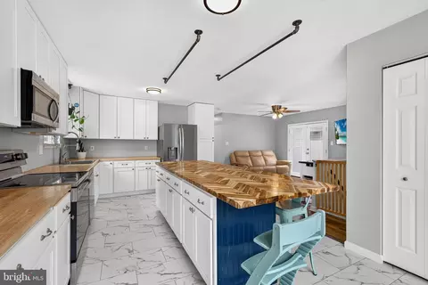 Kitchen - 2821 Willow Ave, Sparrows Point, MD 21219 photo 3 of 5