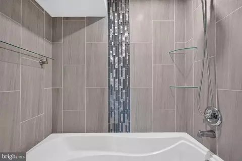 Bath - 2821 Willow Ave, Sparrows Point, MD 21219 photo 3 of 3