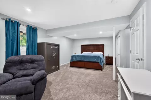 Bedroom - 2821 Willow Ave, Sparrows Point, MD 21219 photo 5 of 6