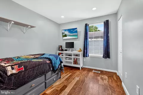 Bedroom - 2821 Willow Ave, Sparrows Point, MD 21219 photo 3 of 6