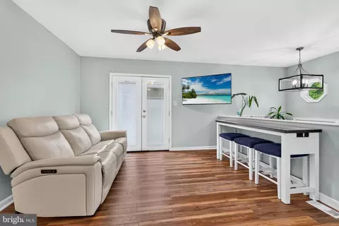 Entry Way - 2821 Willow Ave, Sparrows Point, MD 21219 photo 1 of 6