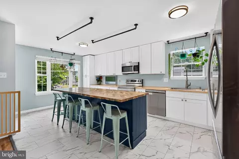 Kitchen - 2821 Willow Ave, Sparrows Point, MD 21219 photo 2 of 5