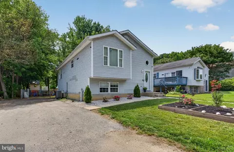 Exterior - 2821 Willow Ave, Sparrows Point, MD 21219 photo 4 of 10