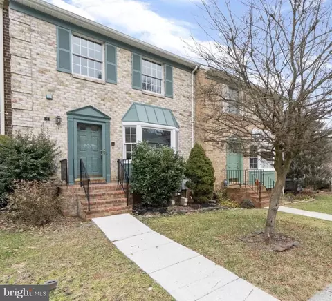 34 Cherrywood Ct, Cockeysville, MD 21030