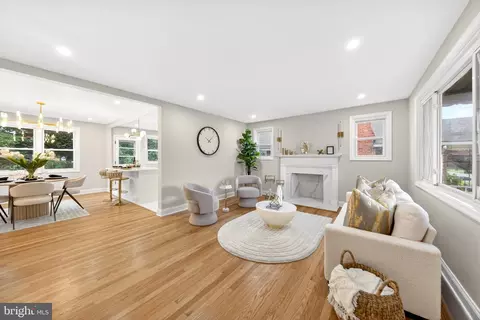 8217 Laurel Dr, Parkville, MD 21234