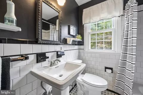 Bath - 6401 Sharon, Idlewylde, MD 21239 photo 1 of 5