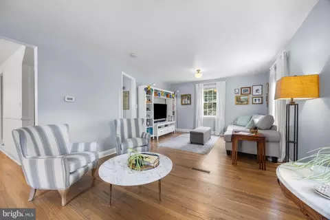 Living - 6401 Sharon, Idlewylde, MD 21239 photo 2 of 2