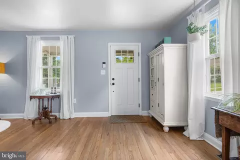 Entry Way - 6401 Sharon, Idlewylde, MD 21239 photo 2 of 10