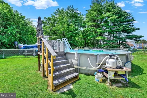 Exterior - 2820 Ross Ave, Sparrows Point, MD 21219 photo 3 of 5