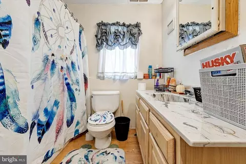 Bath - 2820 Ross Ave, Sparrows Point, MD 21219 photo 2 of 3