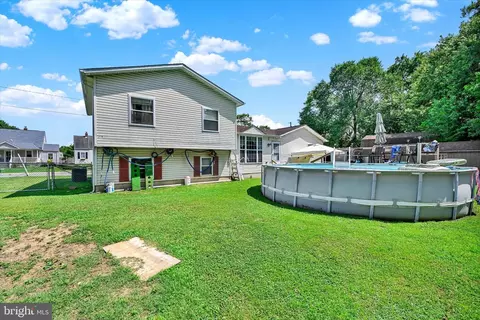 Exterior - 2820 Ross Ave, Sparrows Point, MD 21219 photo 2 of 5