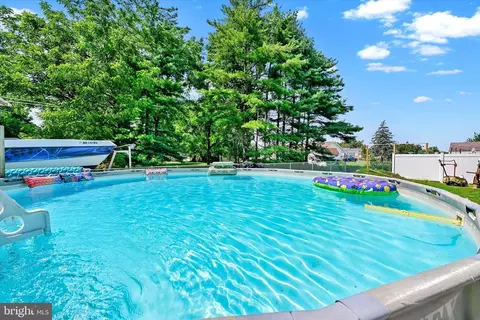 Exterior - 2820 Ross Ave, Sparrows Point, MD 21219 photo 4 of 5
