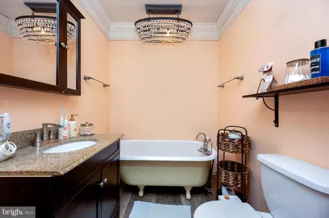 Bath - 7 Chesley Ave, Baltimore, MD 21206 photo 2 of 2