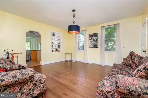 Living - 7 Chesley Ave, Baltimore, MD 21206 photo 5 of 5