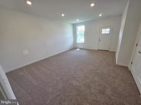 Living - 11265 Davisar Rd #104, White Marsh, MD 21162 photo 1 of 3