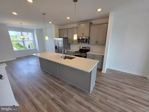 11265 Davisar Rd #104, White Marsh, MD 21162