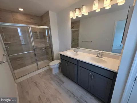 Bath - 11265 Davisar Rd #104, White Marsh, MD 21162 photo 2 of 3
