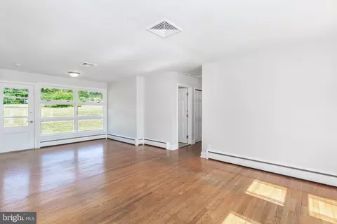 Living - 15022 Hanover Pike, Upperco, MD 21155 photo 2 of 4