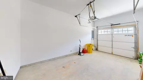 Entry Way - 11267 Davisar Rd #105, White Marsh, MD 21162 photo 5 of 8