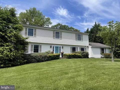 6 Candlelight Ct, Lutherville Timonium, MD 21093