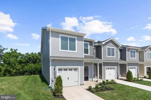 Exterior - 8101 Bartholomew Ct, Baltimore, MD 21206 photo 3 of 4