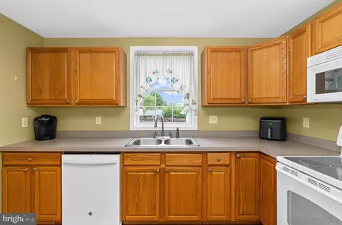 Kitchen - 16 Propeller Dr, Middle River, MD 21220 photo 1 of 2