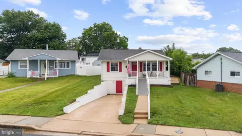 16 Propeller Dr, Middle River, MD 21220