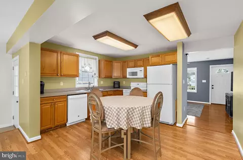 Kitchen - 16 Propeller Dr, Middle River, MD 21220 photo 2 of 2