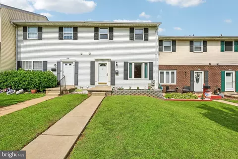 2010 Wintergreen Pl, Rosedale, MD 21237