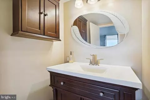 Bath - 205 E Joppa Rd #1601, Towson, MD 21286 photo 4 of 5