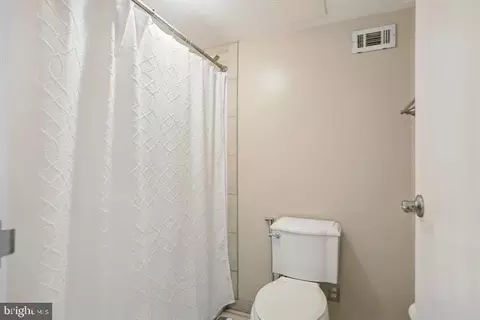 Bath - 205 E Joppa Rd #1601, Towson, MD 21286 photo 5 of 5