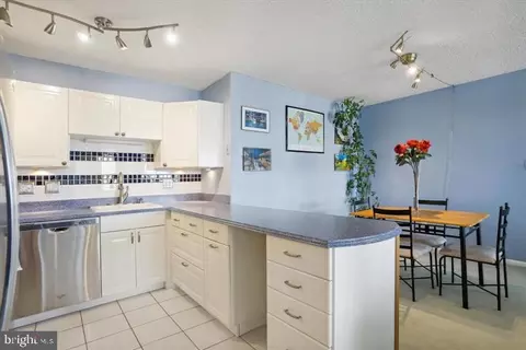 Kitchen - 205 E Joppa Rd #1601, Towson, MD 21286 photo 1 of 4