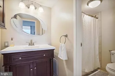 Bath - 205 E Joppa Rd #1601, Towson, MD 21286 photo 3 of 5