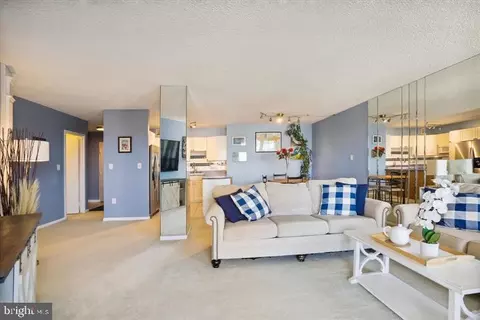 Living - 205 E Joppa Rd #1601, Towson, MD 21286 photo 1 of 2