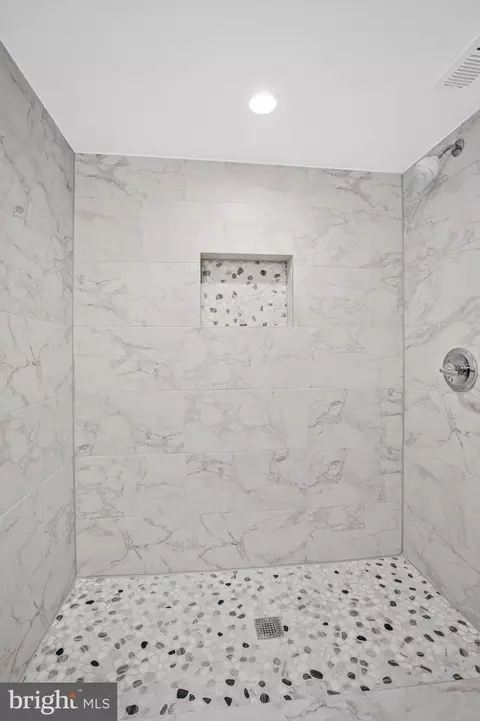 Bath - 4604 Ridge Rd, Nottingham, MD 21236 photo 8 of 8