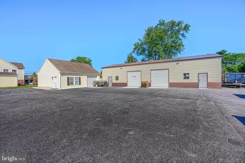 Exterior - 10100 Bird River Rd, Middle River, MD 21220 photo 7 of 16