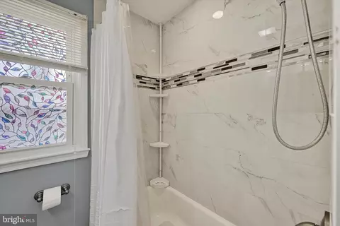 Bath - 1901 Hillcrest Rd, Gwynn Oak, MD 21207 photo 1 of 5