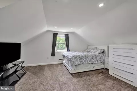 Bedroom - 1901 Hillcrest Rd, Gwynn Oak, MD 21207 photo 3 of 7