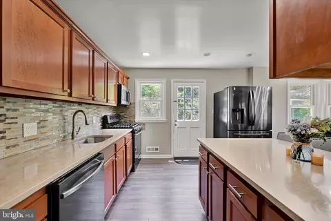 Kitchen - 1901 Hillcrest Rd, Gwynn Oak, MD 21207 photo 4 of 4