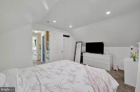 Bedroom - 1901 Hillcrest Rd, Gwynn Oak, MD 21207 photo 6 of 7